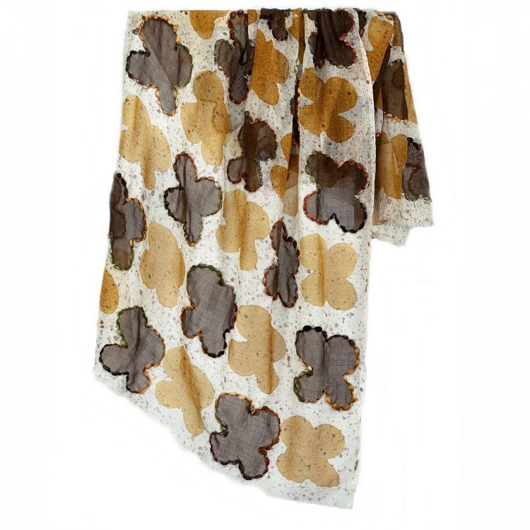 VK030 Scarfesia 奶白色啡黃四葉草絲巾 100% Wool
