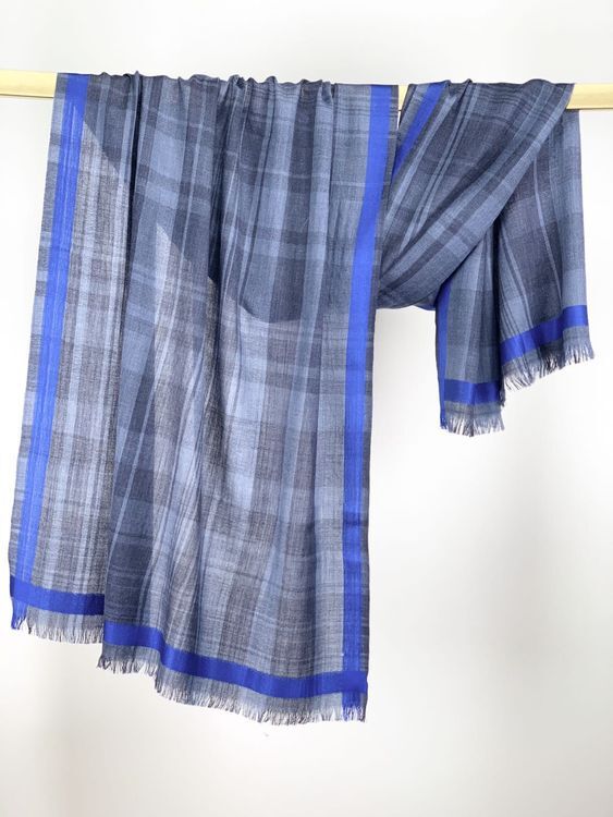 VK036 Scarfesia 藍色格仔絲巾 90% Wool 10% Silk