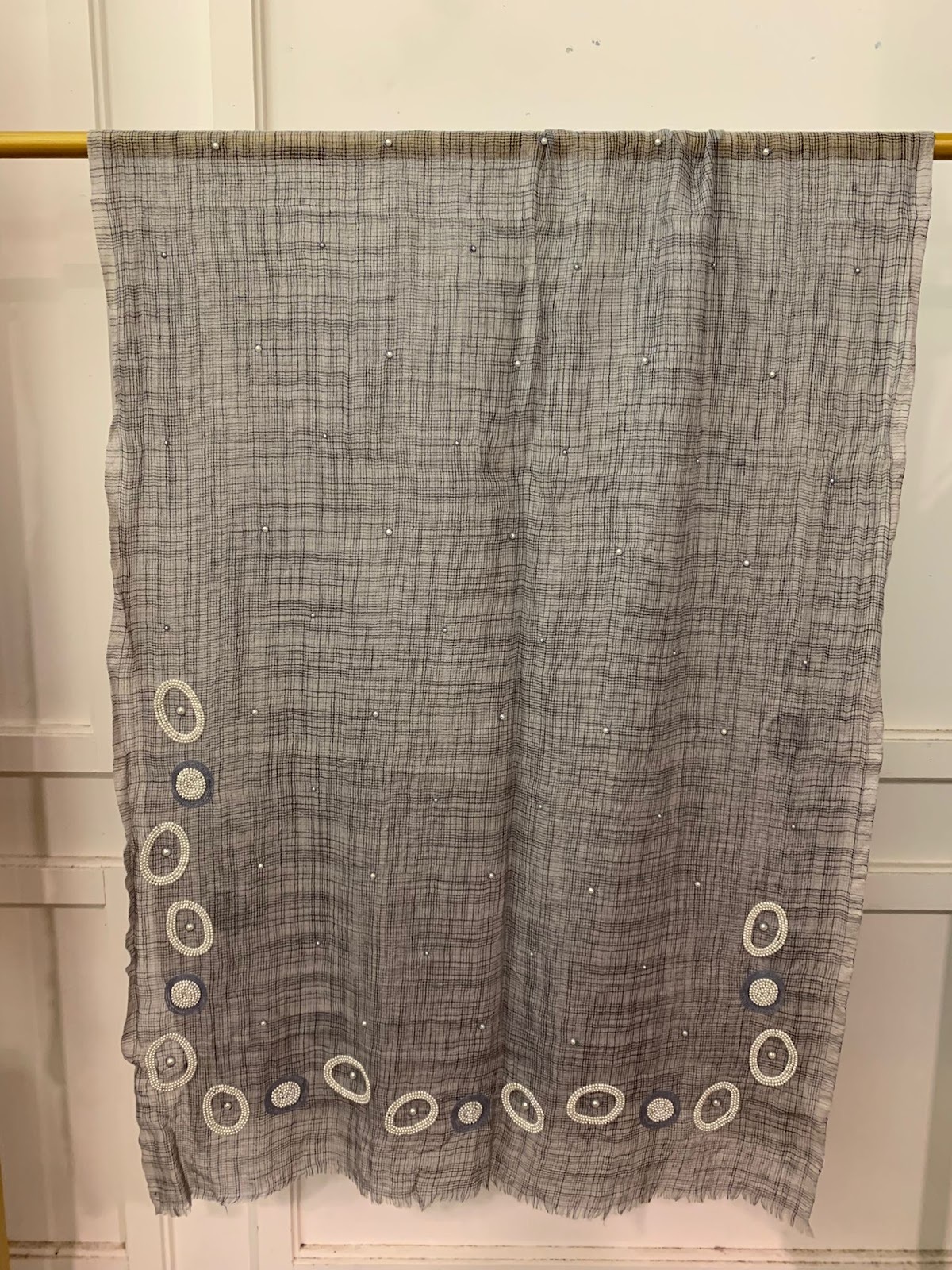 VK040 Scarfesia 灰色閃閃圓圓邊絲巾 100% Wool