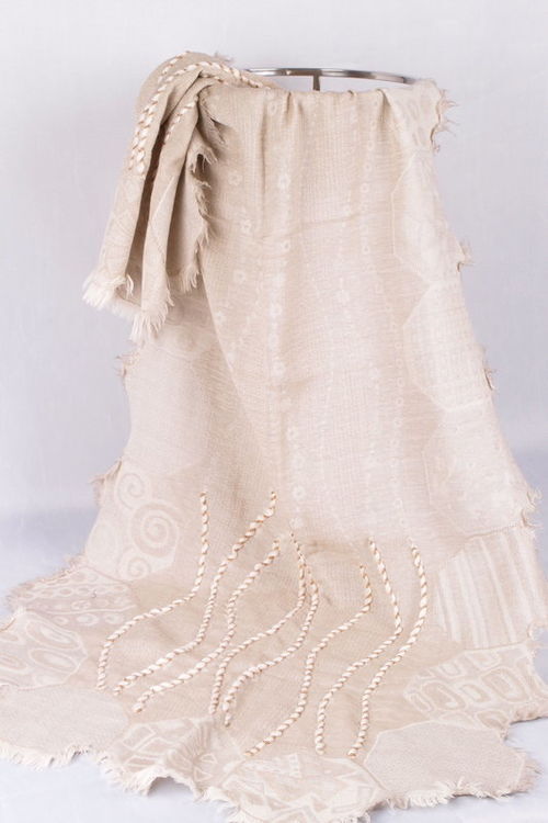 VK050 Scarfesia 杏色暗花花邊絲巾 100% Merino Wool