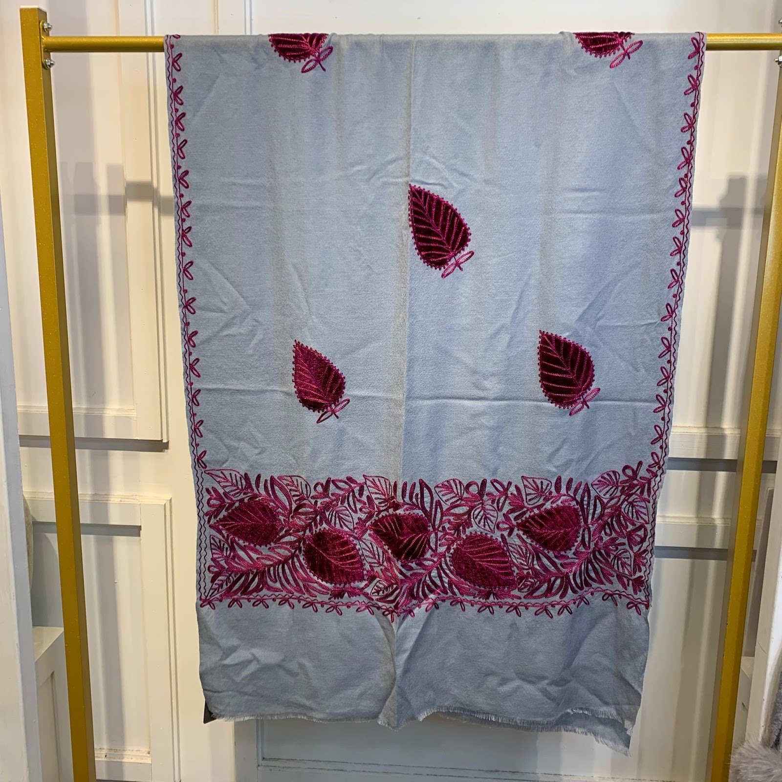 VK083 Scarfesia 藍色紅葉花邊絲巾 100% Wool