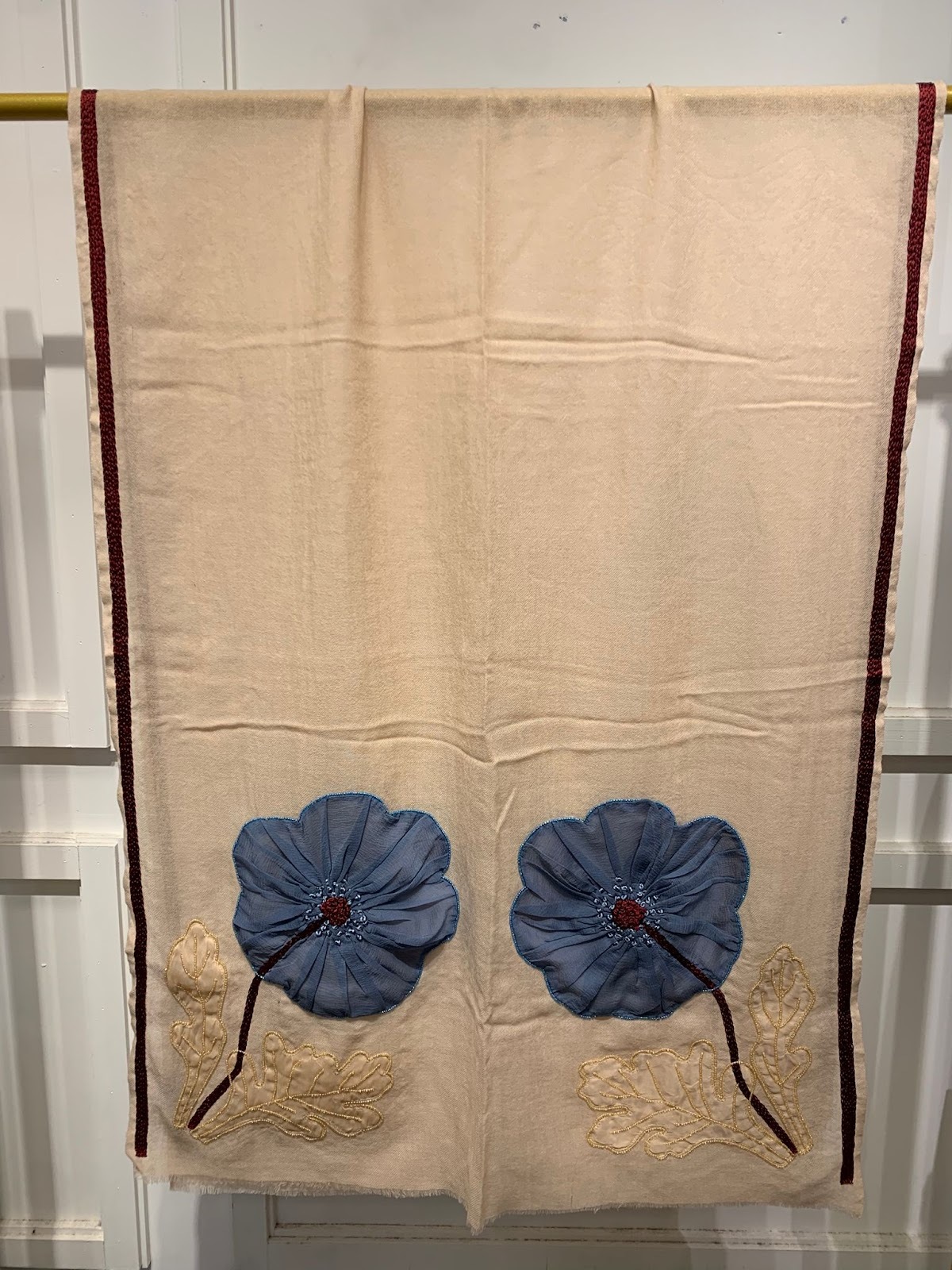 VK084 Scarfesia 杏色藍花絲巾 100% Wool