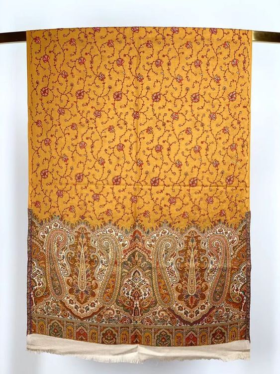 VK089 Scarfesia 黃色滿版花紋絲巾 100% Merino Wool