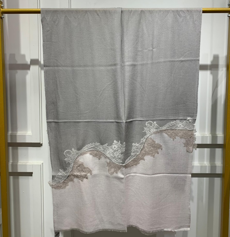 VK102 Scarfesia 灰色白邊花紋絲巾 70 x 180 cm 85% Wool 15% Silk