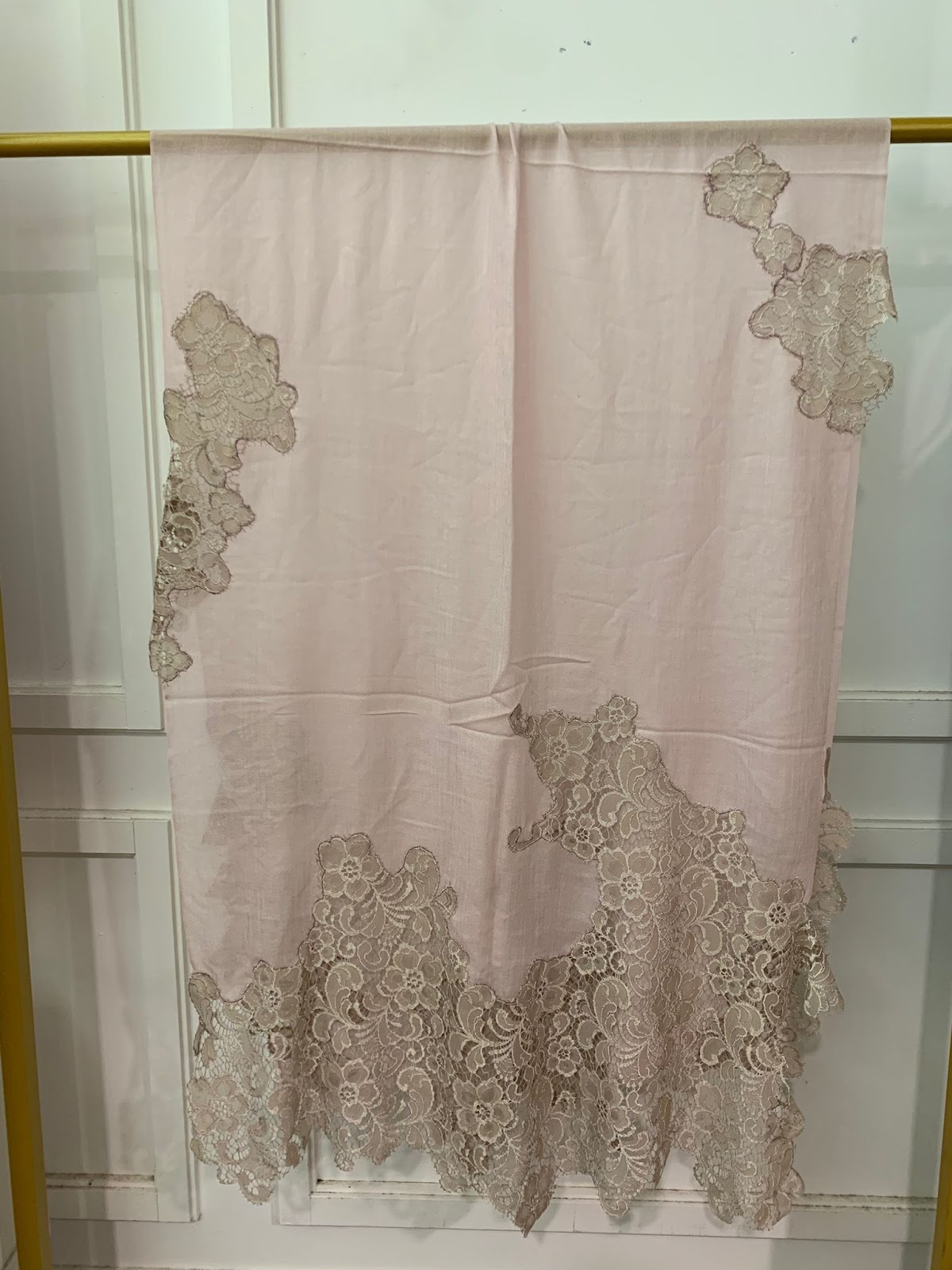 VK111 Scarfesia 粉紅色杏花邊絲巾 100% Cashmere