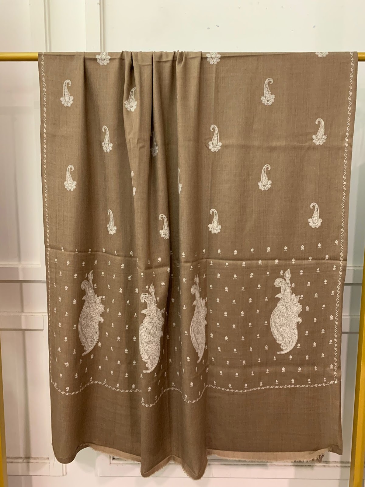 VK112 Scarfesia 啡色滿版花紋絲巾 100% Merino Wool