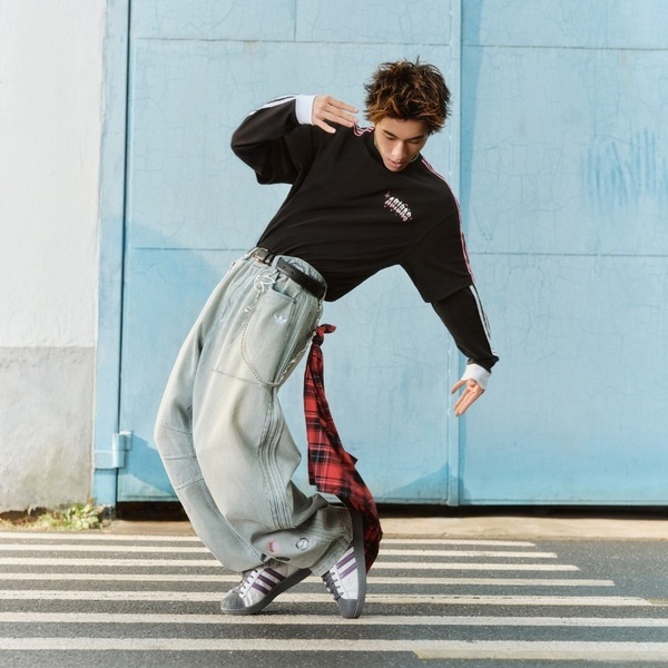 Adidas 愛迪達 Vday Tee U KT6375 男 T恤 運動上衣 休閒短袖 黑 粉紅 亞版