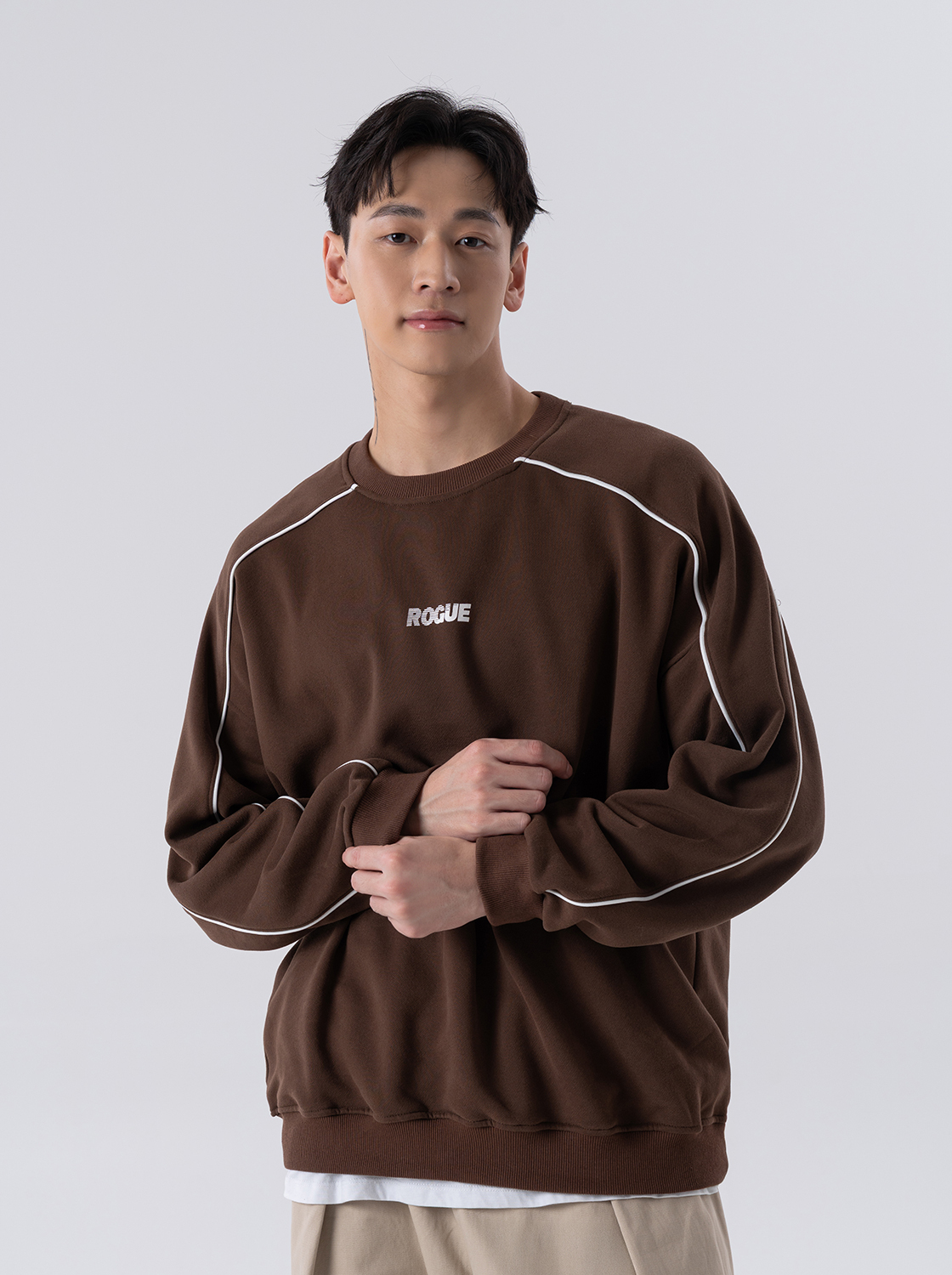 撞色線條標語繡花大學TEE