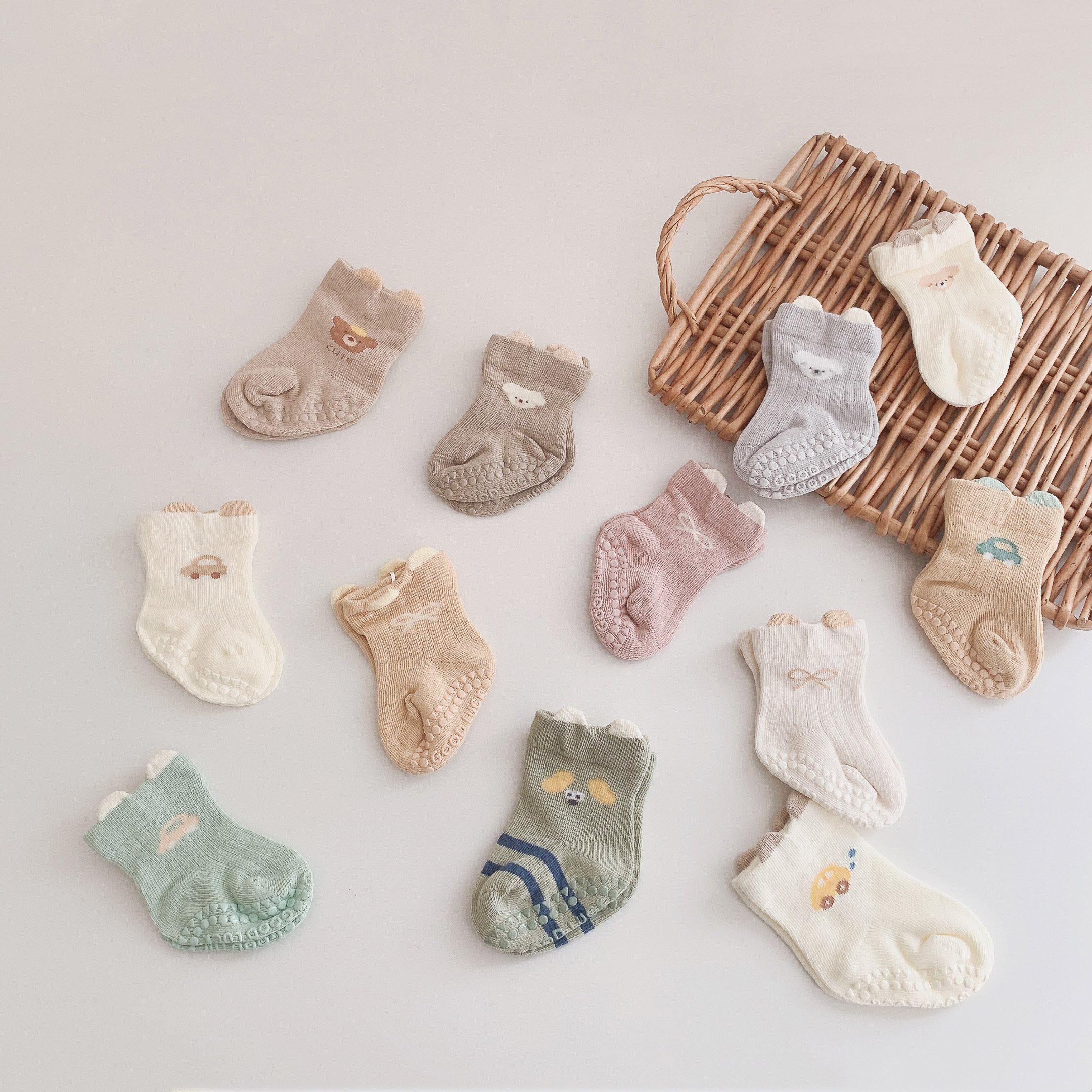 立體小耳朵防滑襪組