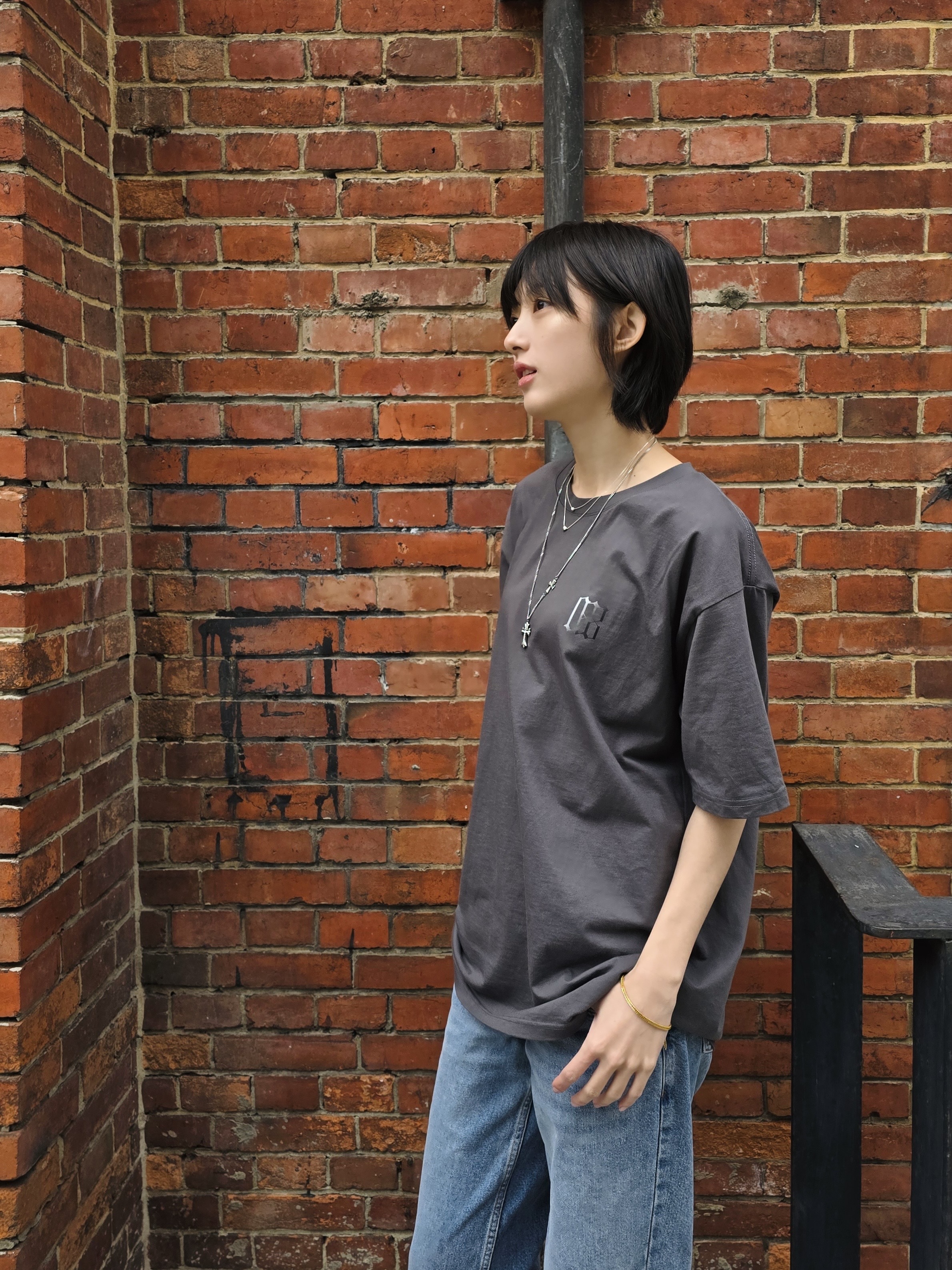 解碼代號088漸層小熊刺繡棉TEE 灰色