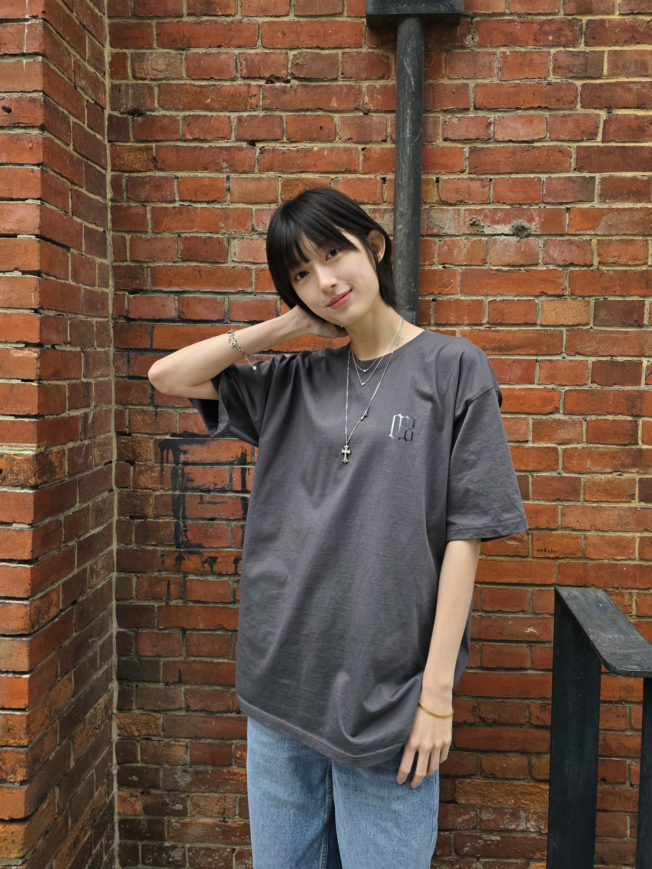 解碼代號088漸層小熊刺繡棉TEE 灰色