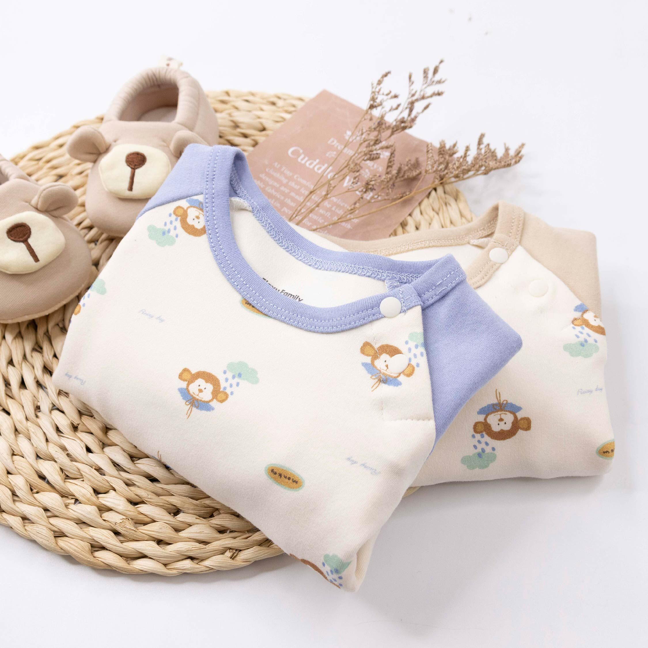 衣拉語【JG5203】萌趣猴子穿雨衣長袖包屁衣＊二色