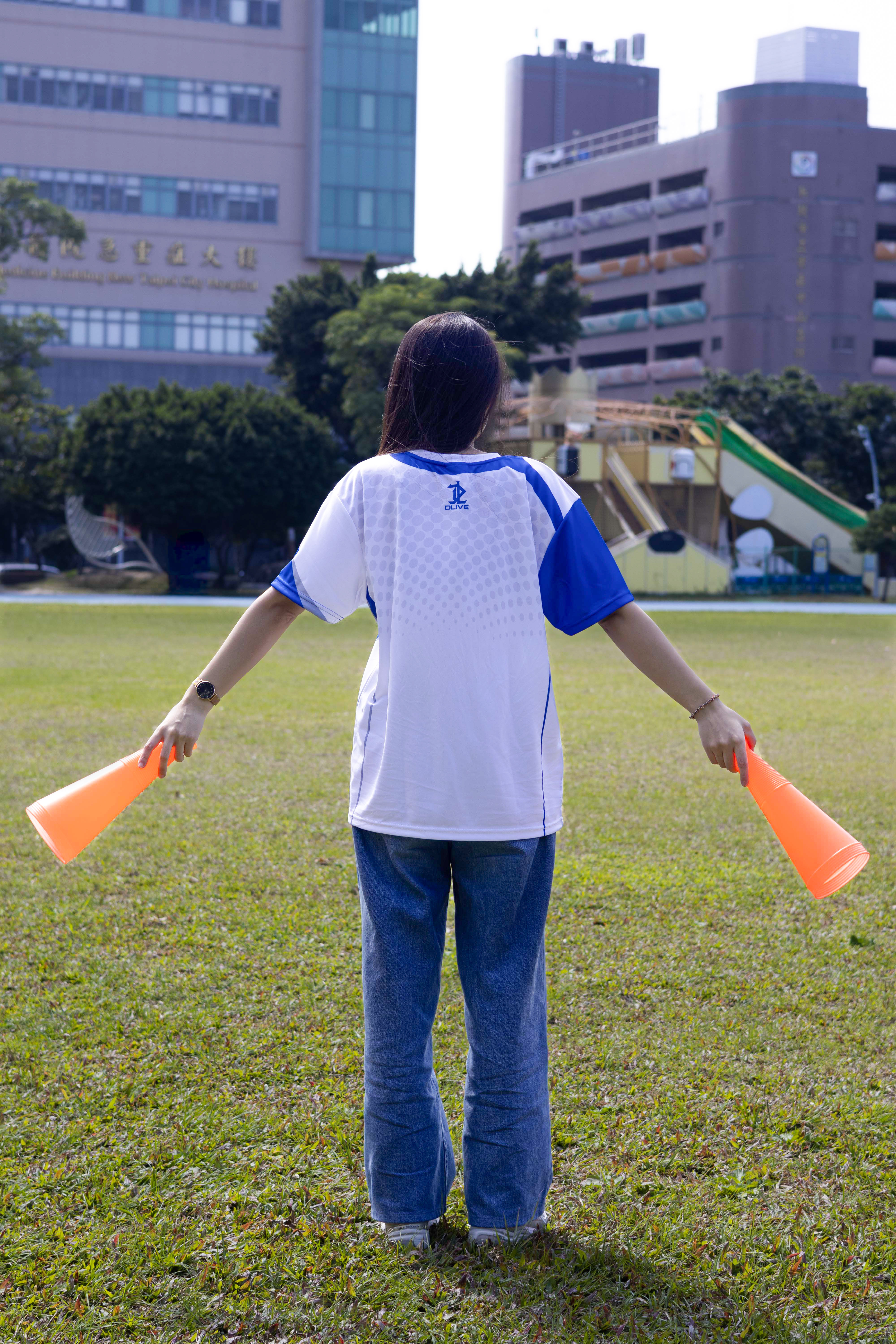 昇華圓領短T - TAIWAN手勢