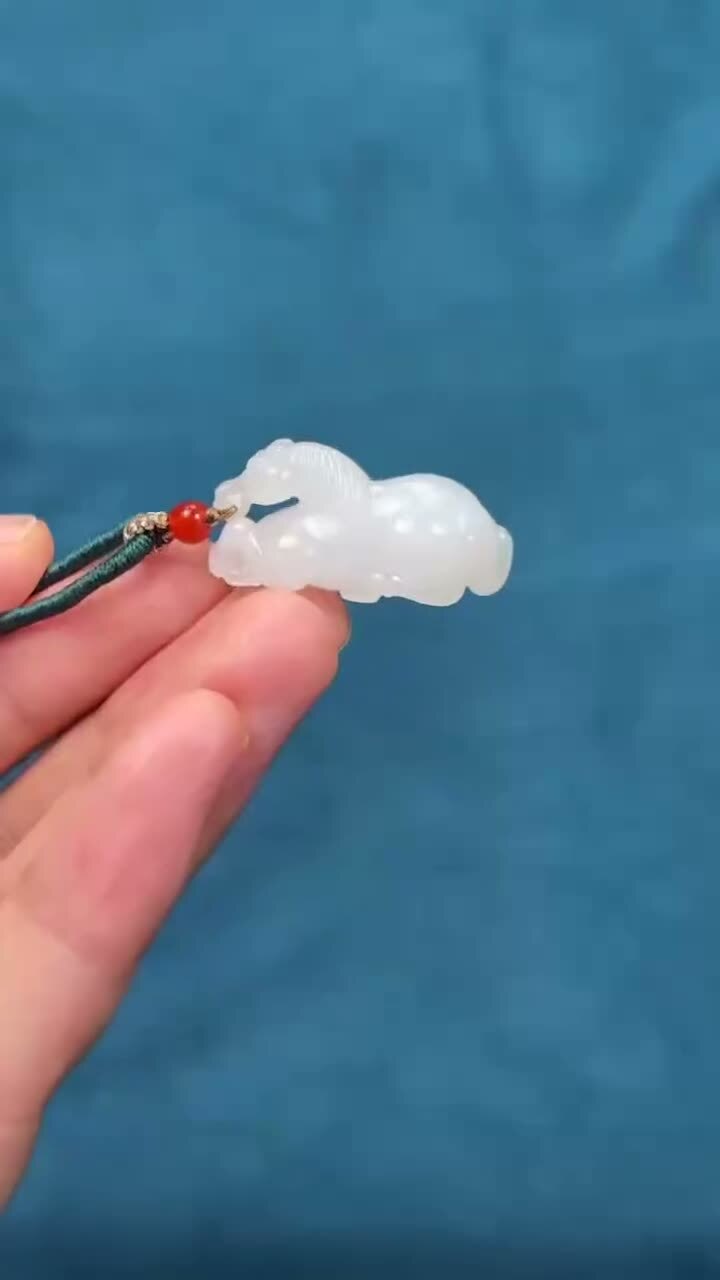 123236 和田玉小馬寶寶吊墜滴溜