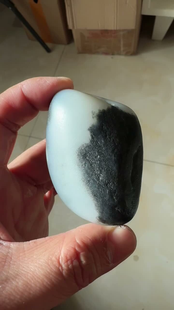 123259 和田玉青花玩料原籽