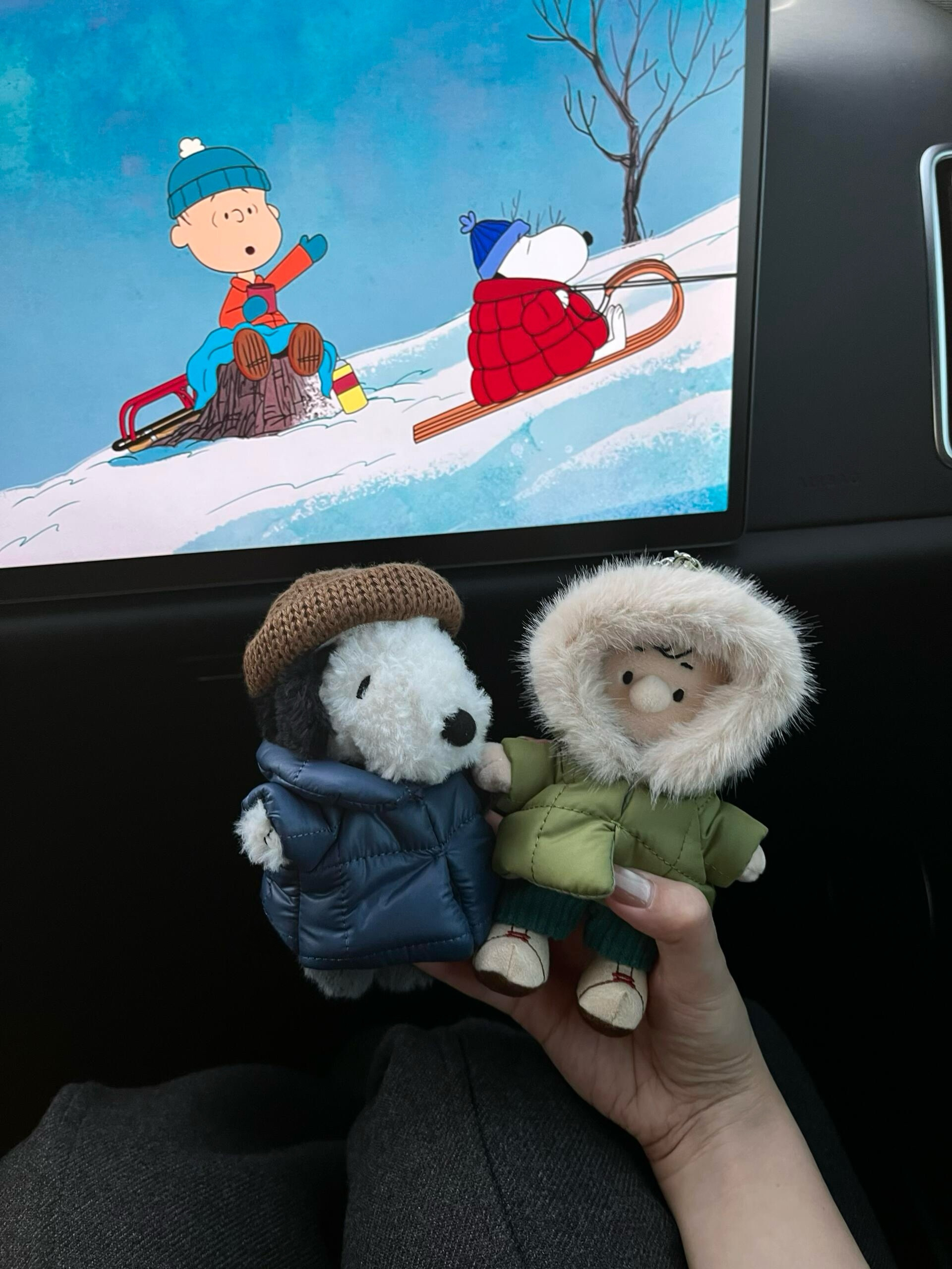 本週限時接單!! SNOOPY 史努比 正版授權 冬日絨裝系列 羽絨外套 吊飾 鑰匙圈 歐拉夫 4款(任買兩件7-11免運)/預購