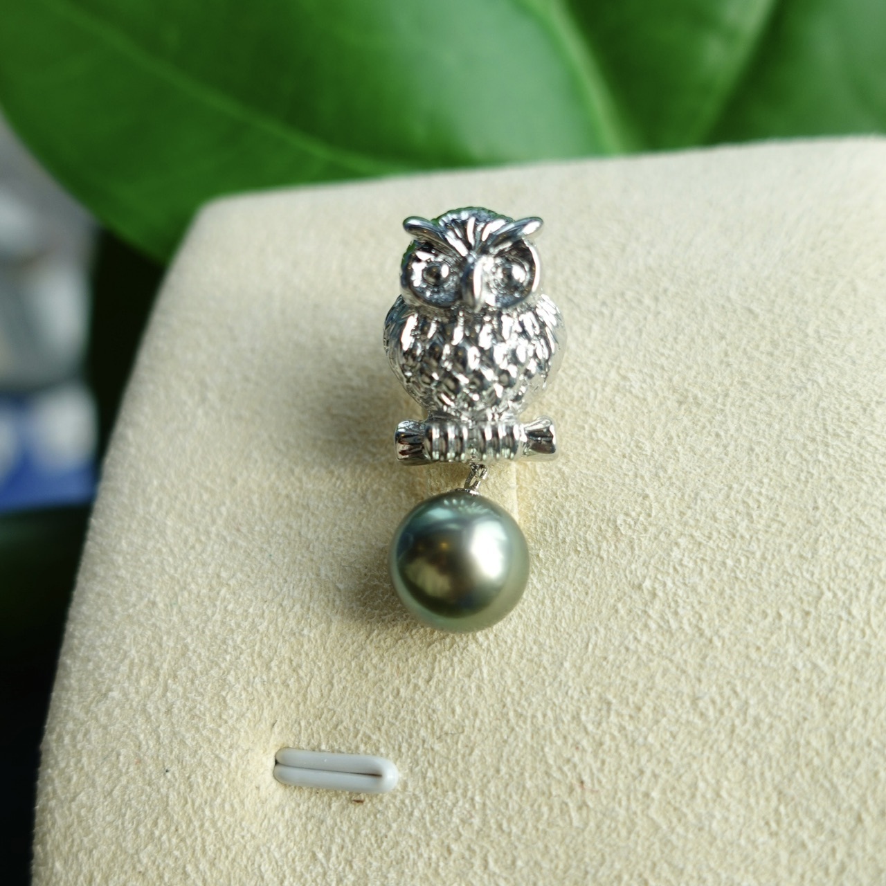 日本製925純銀日本Akoya/大溪地孔雀綠黑珍珠胸針 -貓頭鷹造型