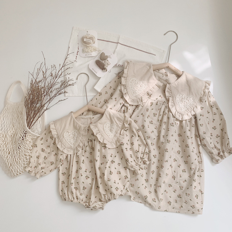 愛心翻領碎花洋裝