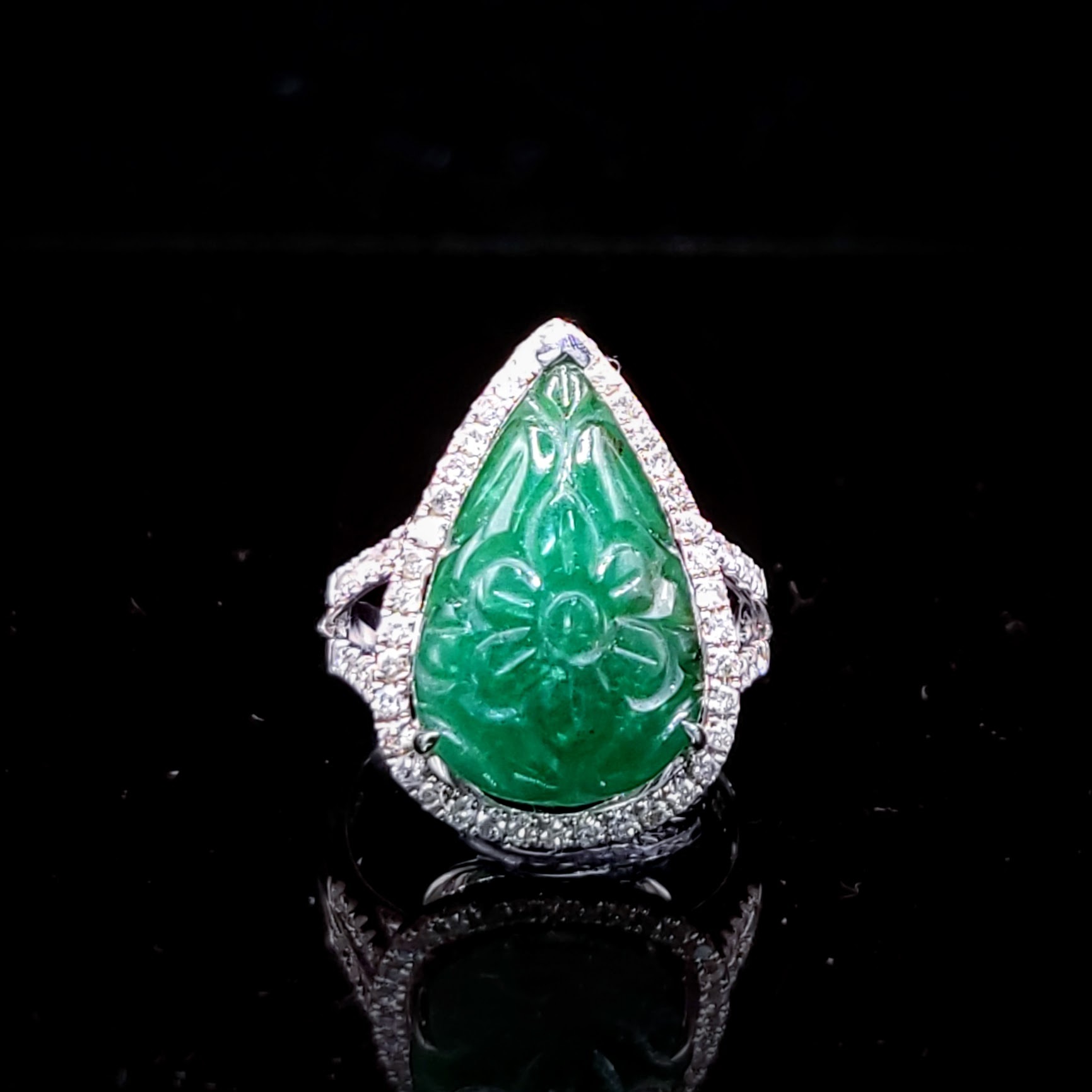 全新18K白金【單粒9卡6份綠寶石】配45份鑽石戒指