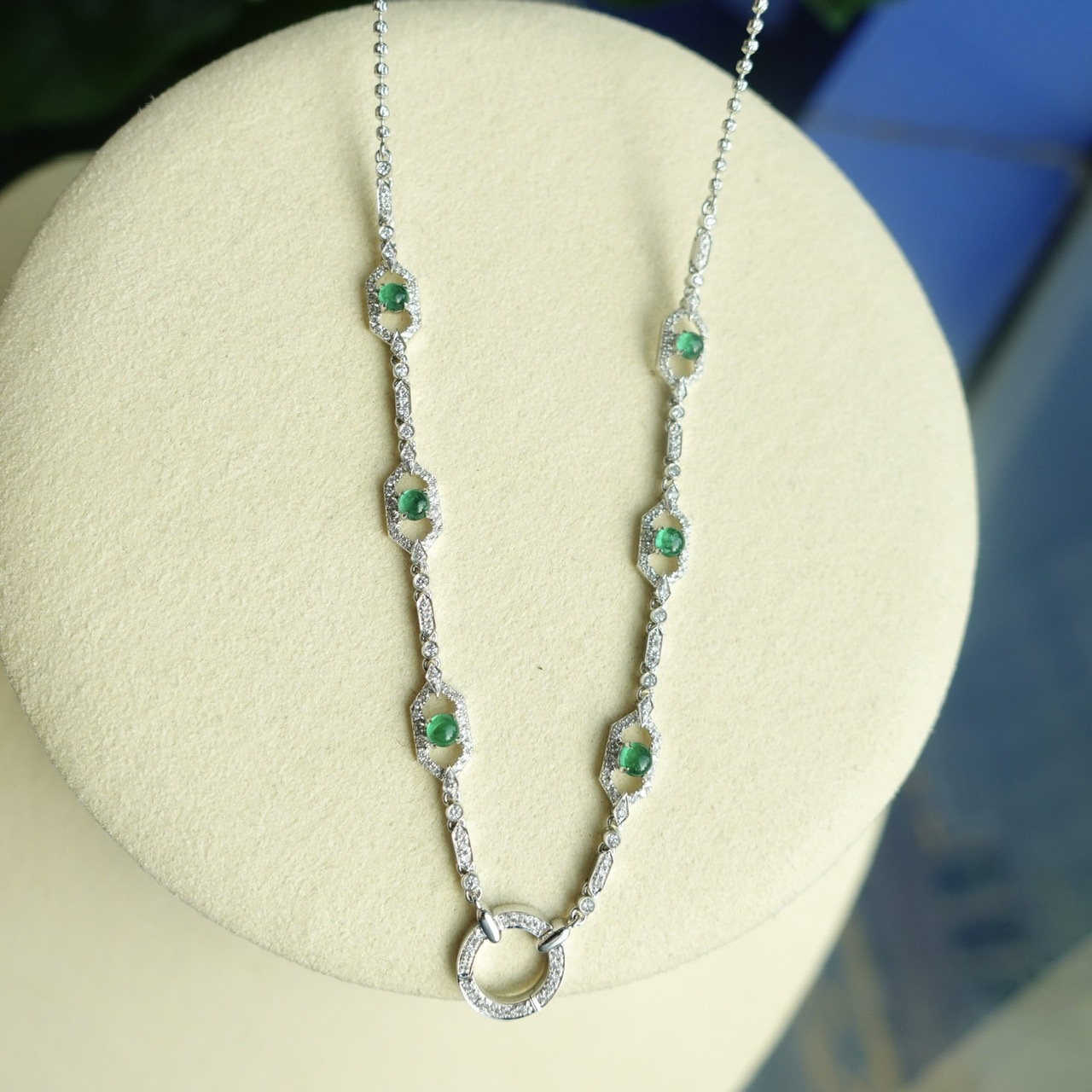 18K Gold Cabochon Emeralds Necklace with Diamonds setting