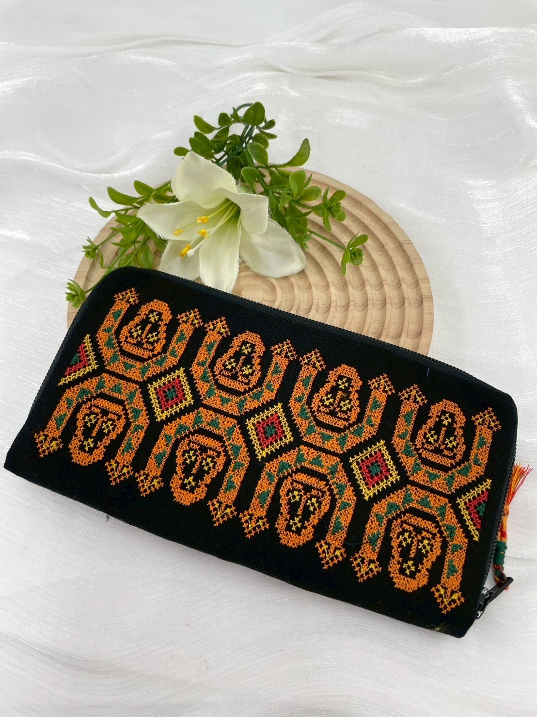 No.12黑底刺繡長夾長22cm深12cm