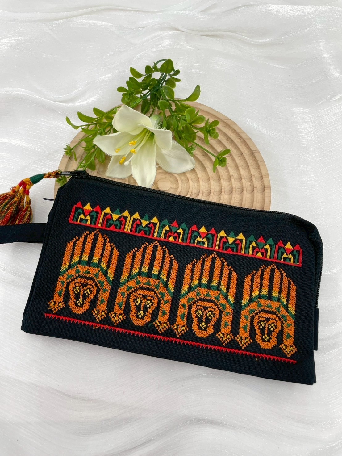 No.10刺繡圖騰手提包長22cm寬14cm