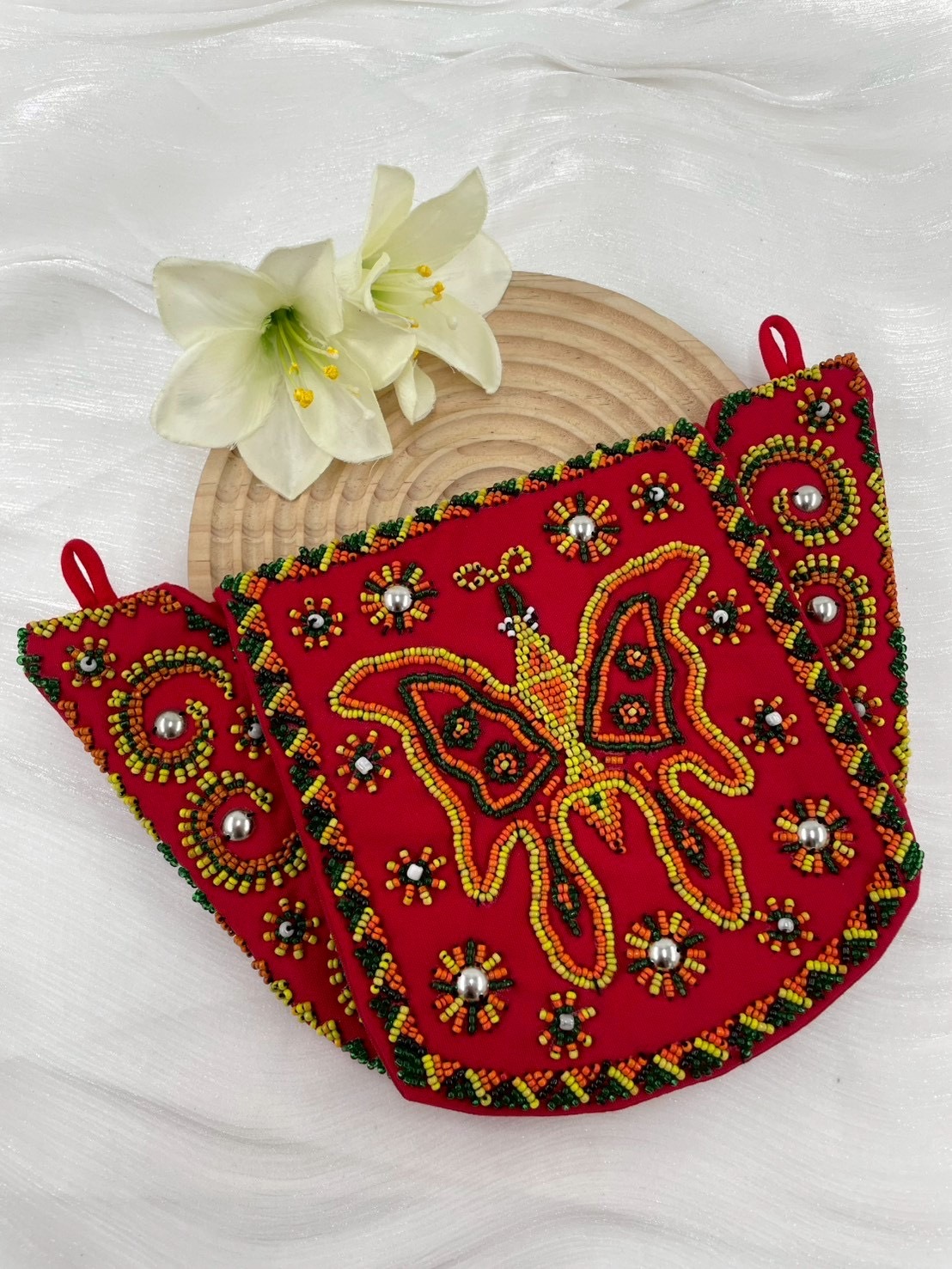 ★ No.31手工珠繡圖騰包深16.5上寬28下寬16.5