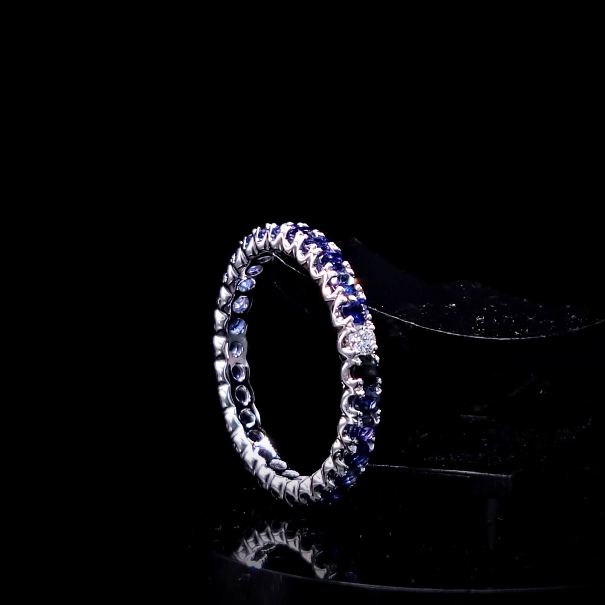 全新18K白金1卡29份藍寶石配4份鑽石全圈戒指
