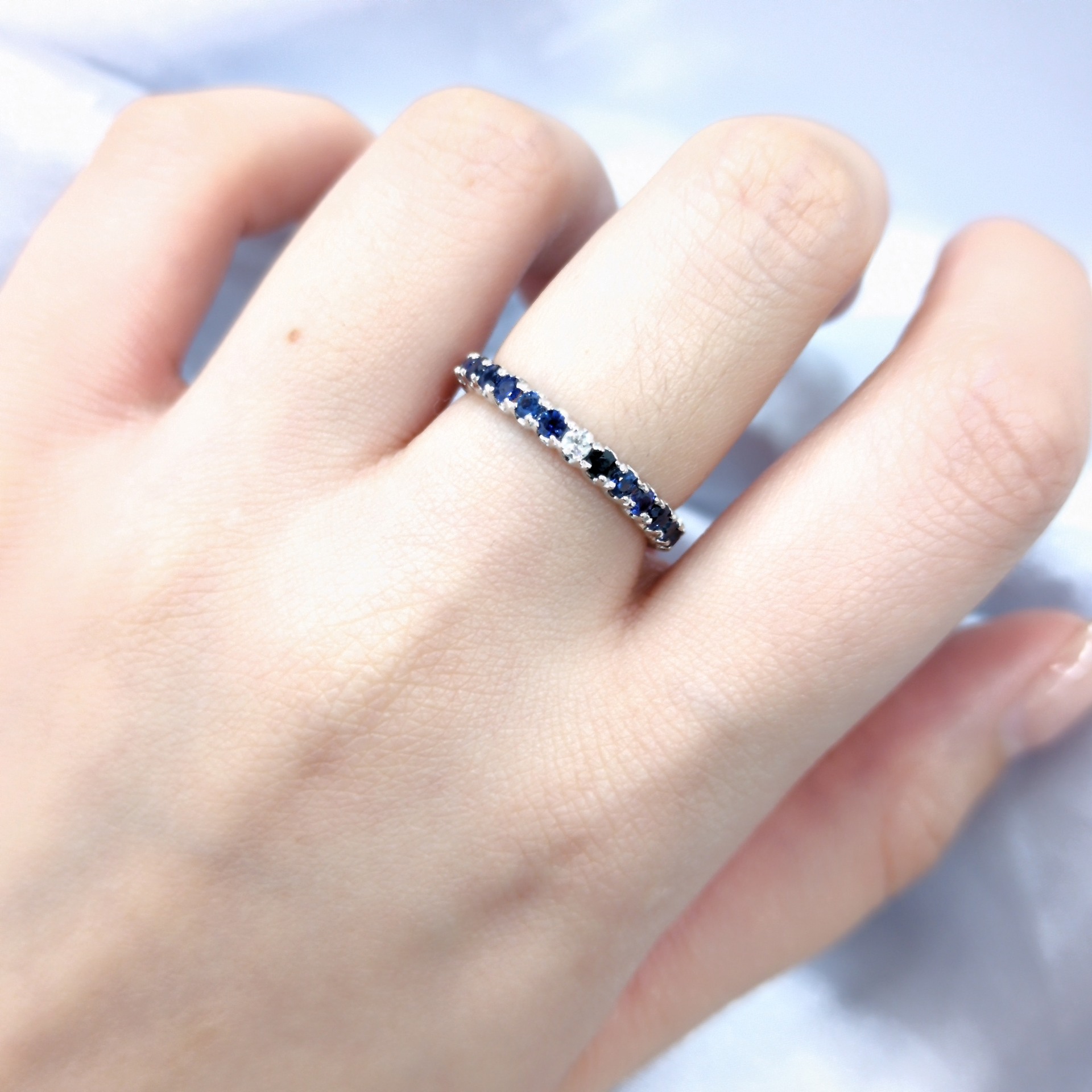 全新18K白金1卡29份藍寶石配4份鑽石全圈戒指