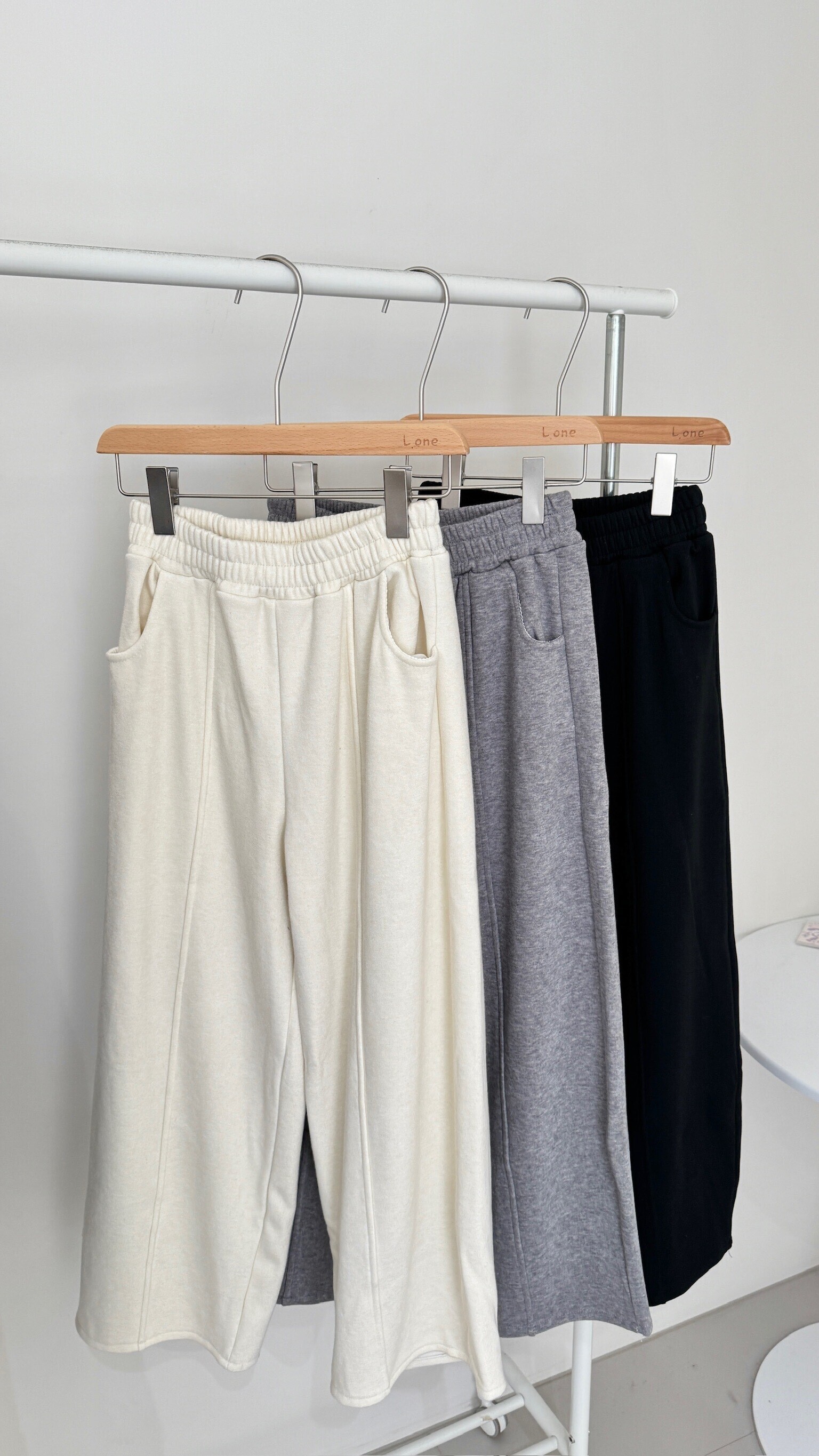 小個字銀狐絨長褲