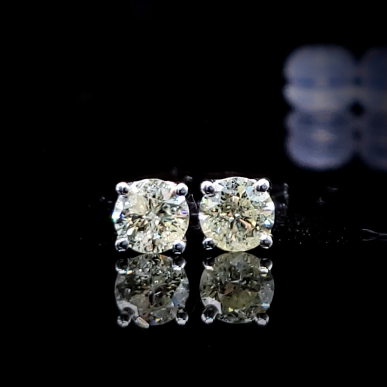 全新18K白金【主石47份鑽石】4爪耳環