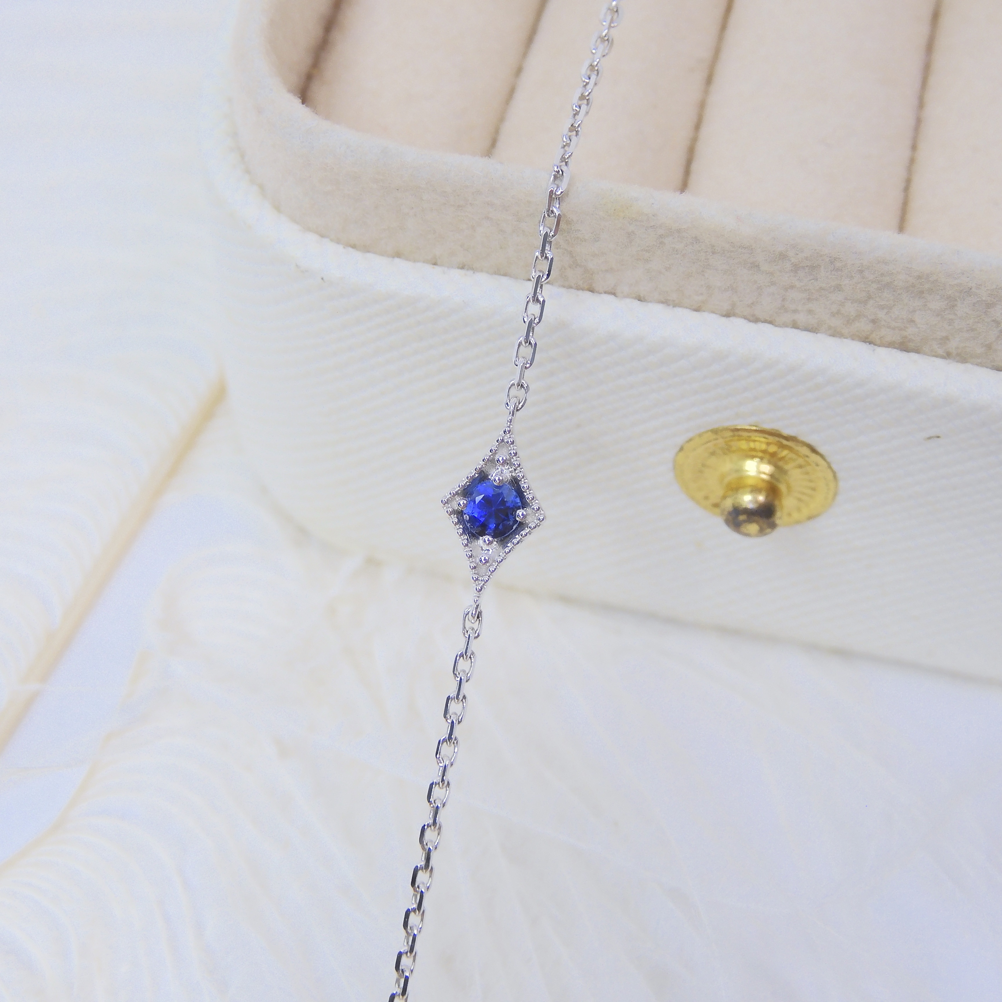 18K Gold 0.11ct Sapphire Bracelet