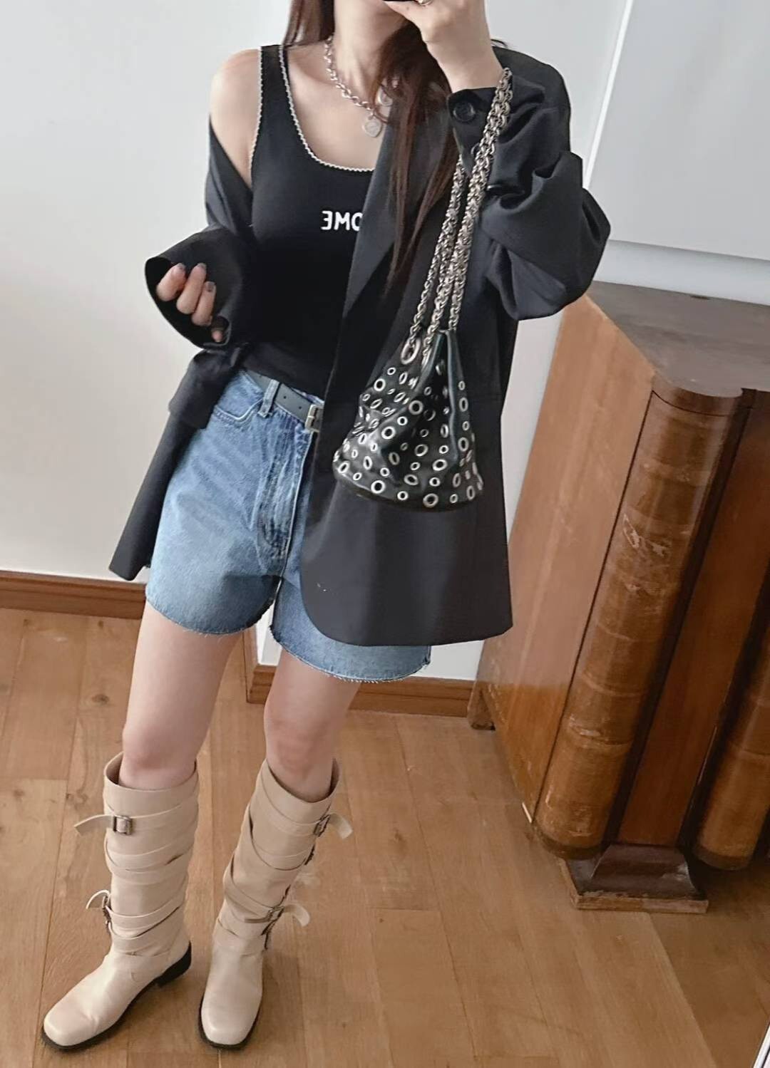 不收邊Ａ字牛仔短褲