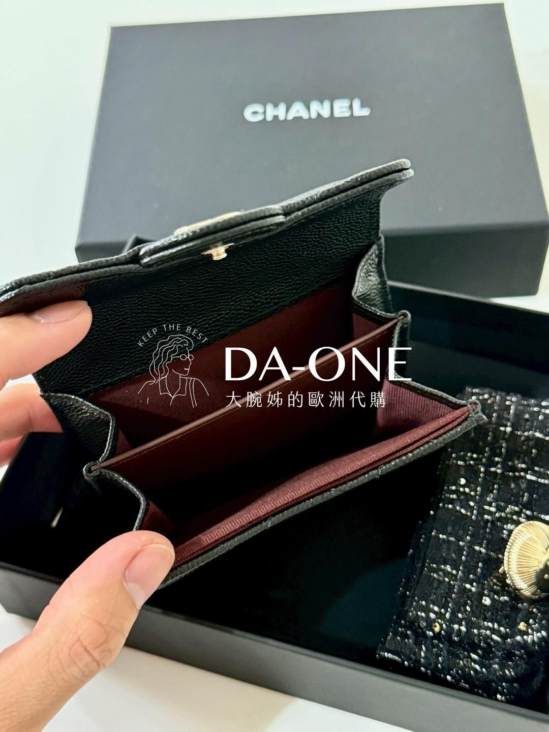 CHANEL 黑色牛皮銀釦雙層卡包