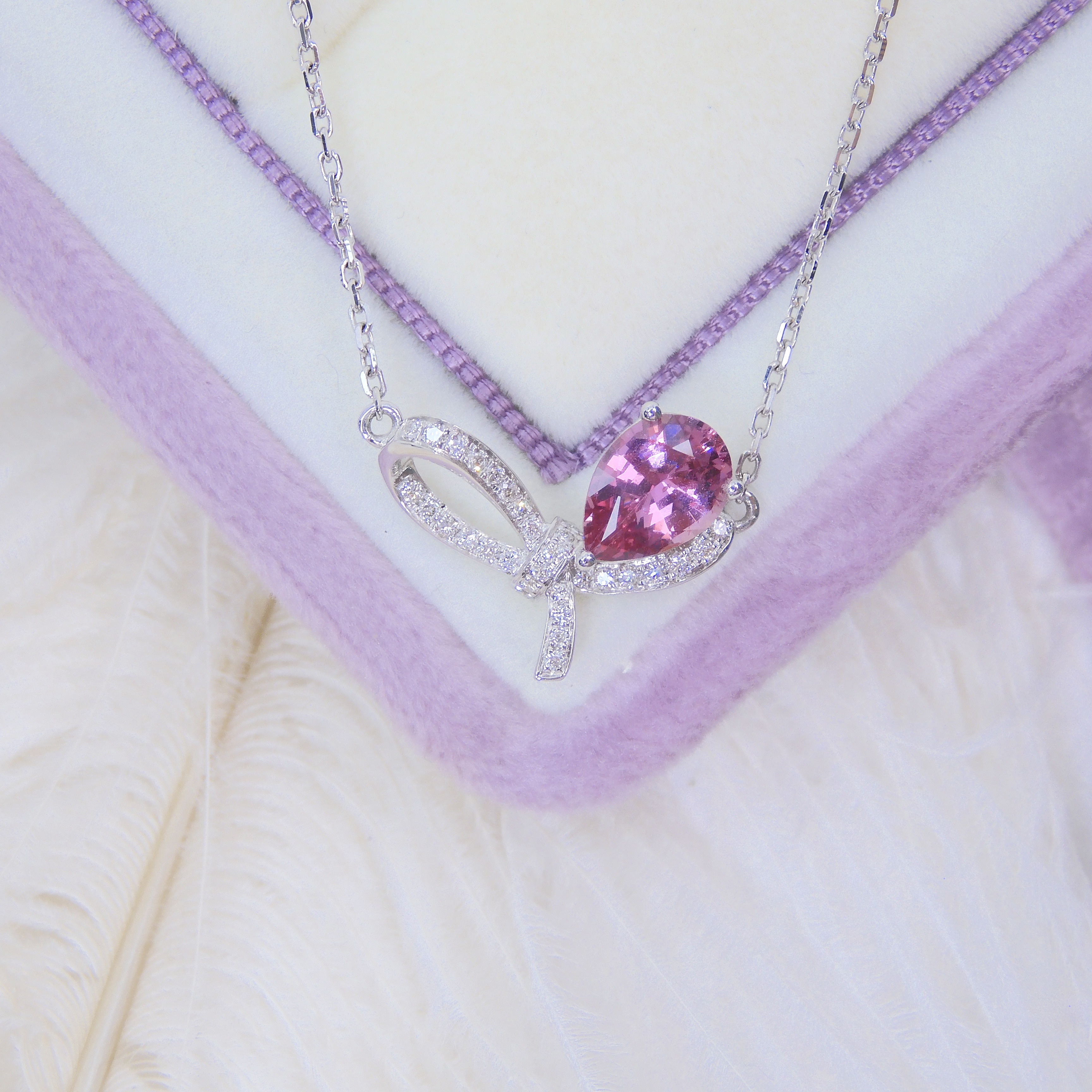 18K Gold 1.33ct Pink Sapphire Necklace (With Certificate)