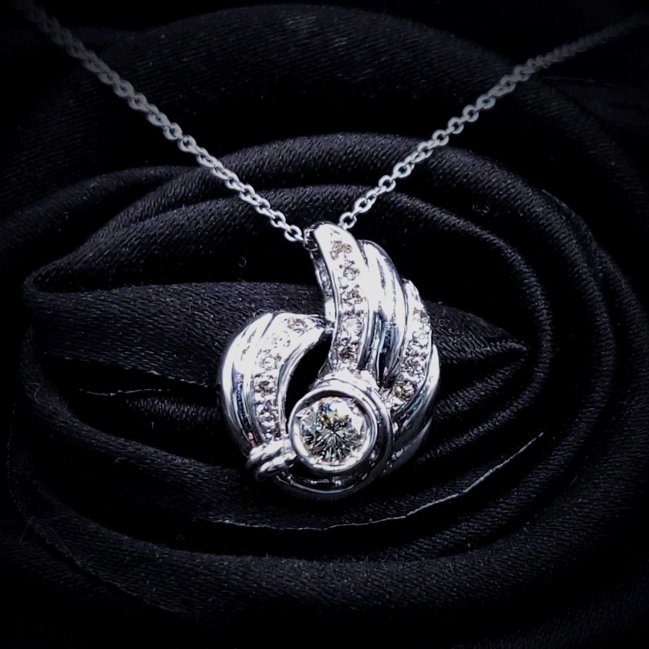 全新18K白金43份鑽石吊墜