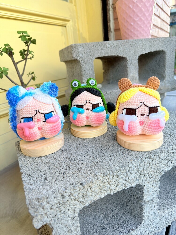 變裝大眼淚哭娃大頭吊飾