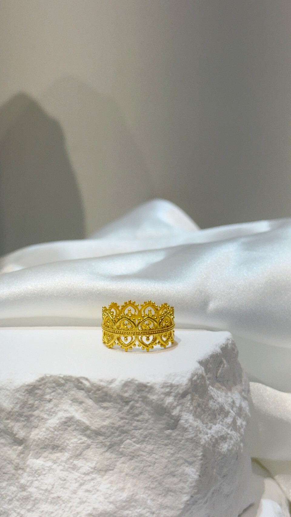 簍空皇冠戒指