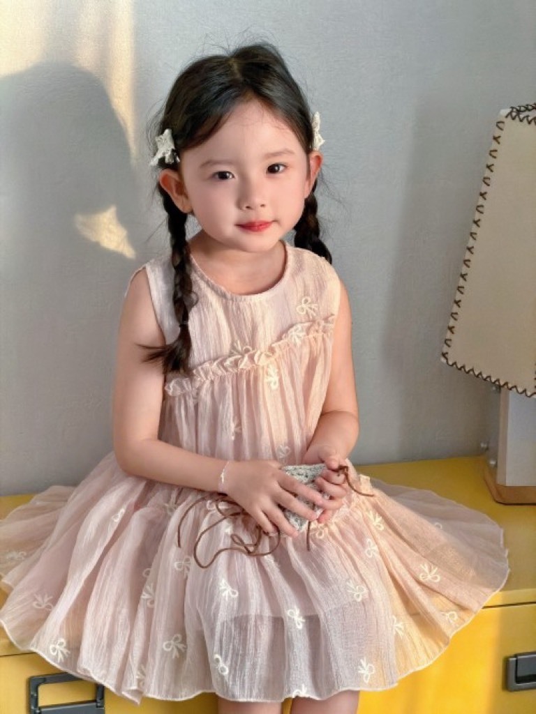 粉色蝴蝶結洋裝