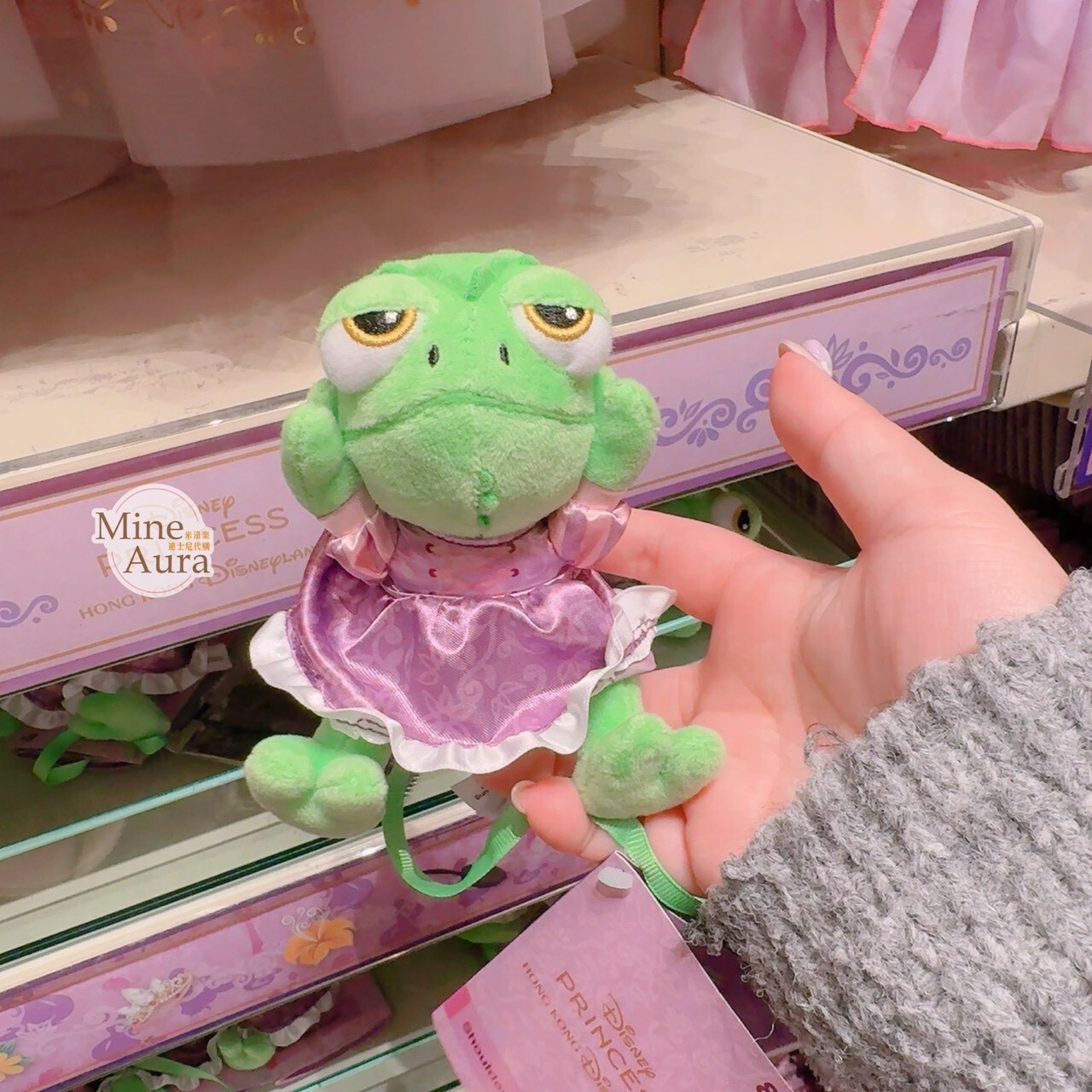 變色龍 帕斯卡 Pascal 長髮公主裝造型 磁鐵 坐肩 絨毛 娃娃 公仔 魔髮奇緣 Tangled -香港迪士尼樂園