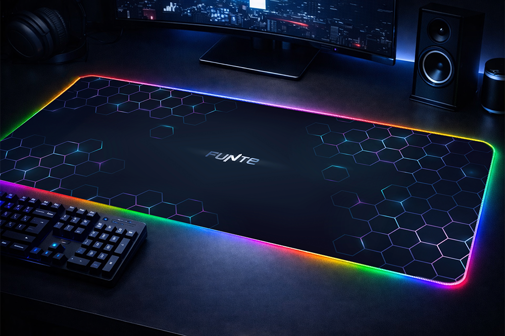 RGB 炫彩電競桌墊 / 滑鼠墊