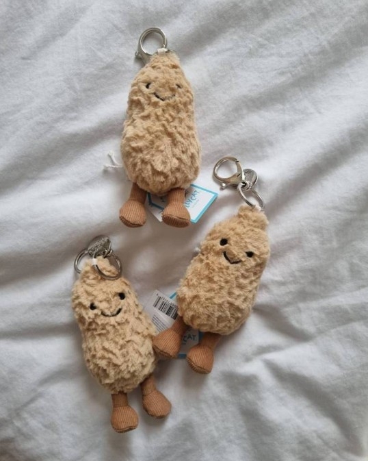 英國 Jellycat 花生造型掛飾/鑰匙圈