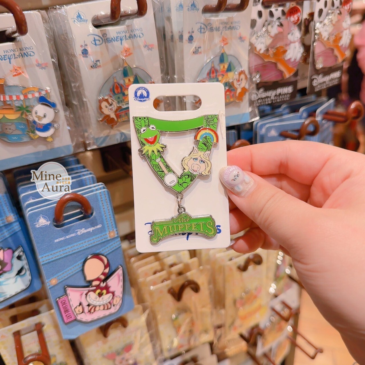 科米蛙 Kermit the Frog 豬小姐 Miss Piggy 徽章掛繩造型 徽章 PIN -香港迪士尼樂園