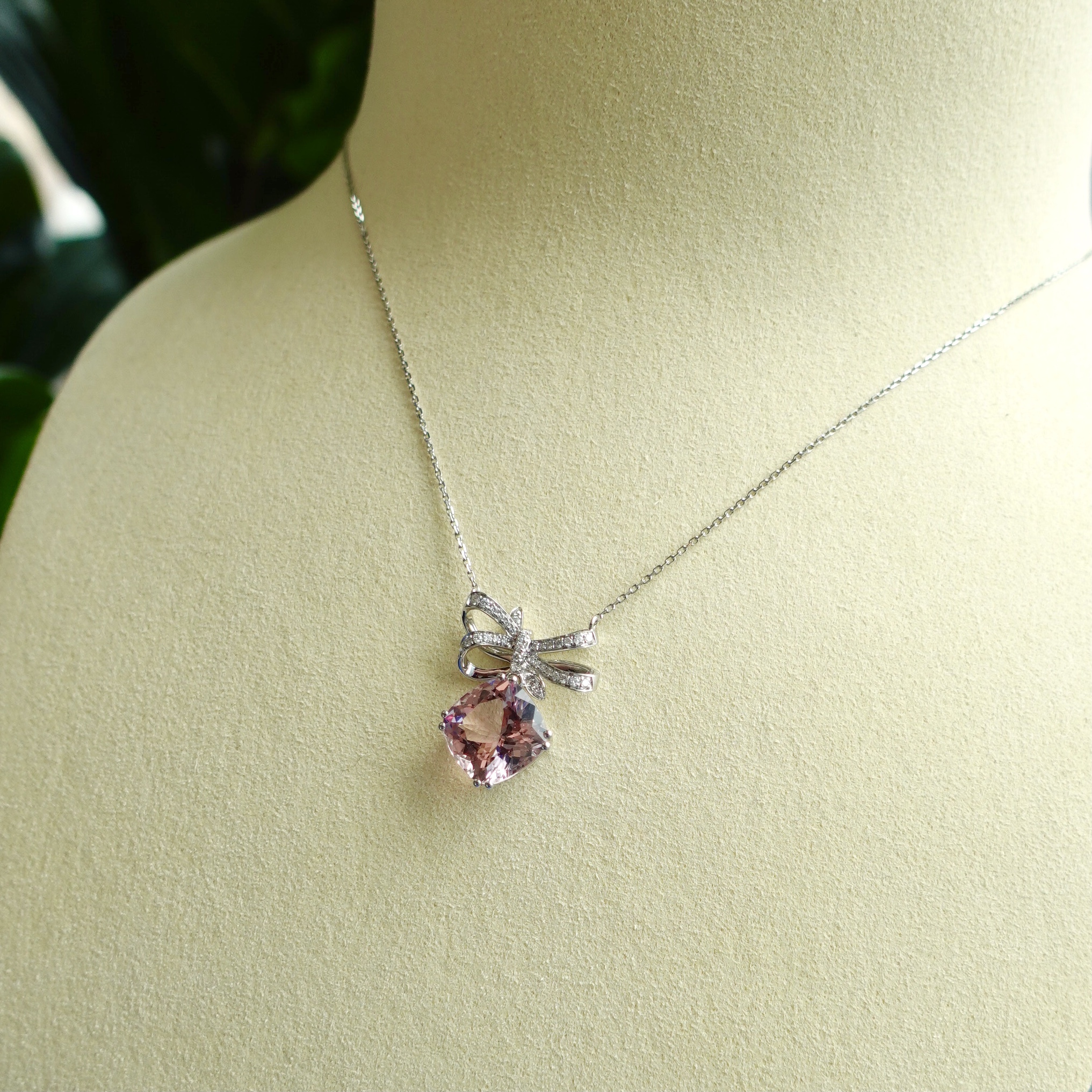 18K金摩根石鑽石套鍊- 枕形切割