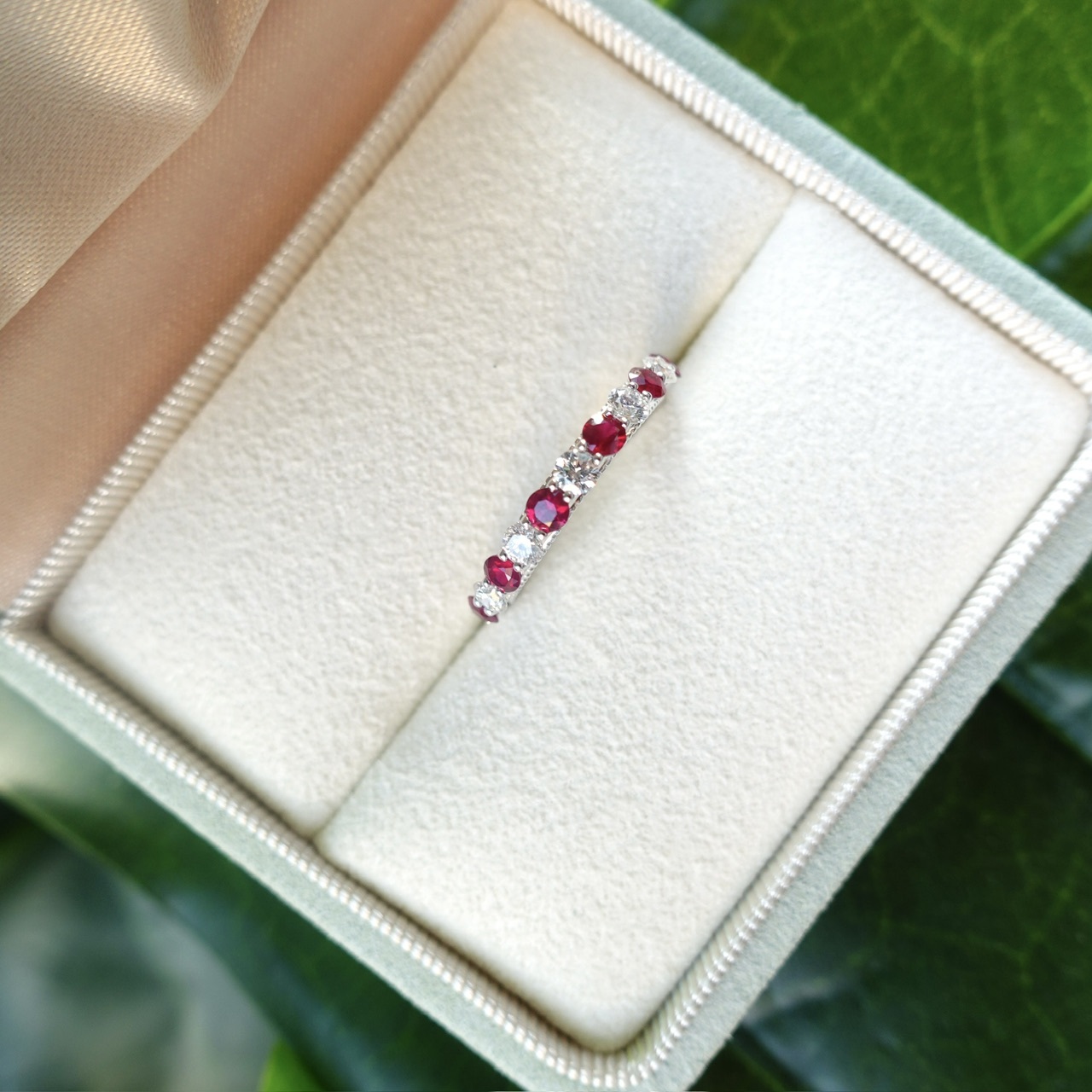 18K金天然紅寶石鑽石排戒