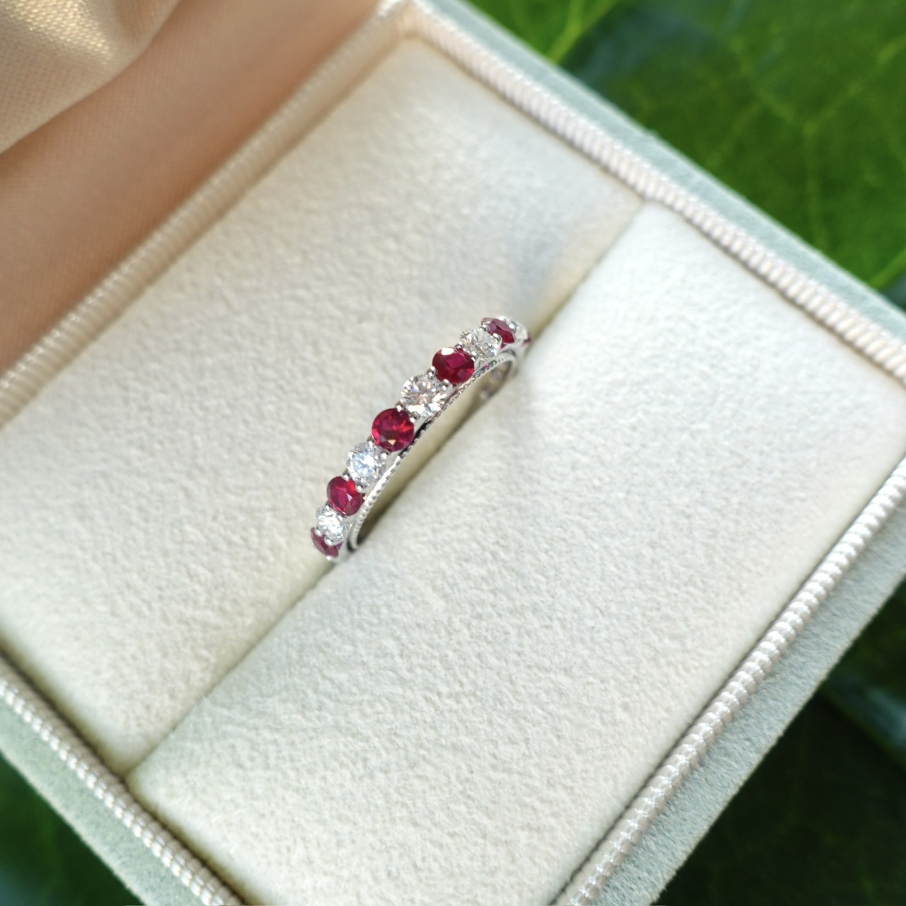 18K金天然紅寶石鑽石排戒