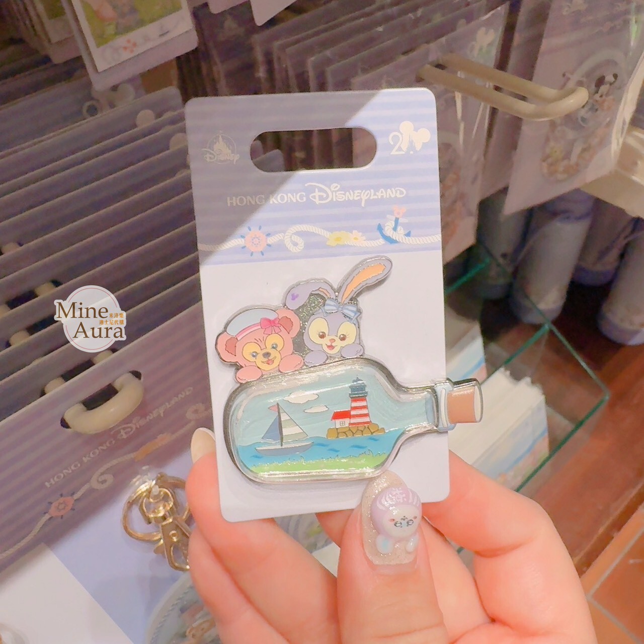 2026 春日啟航 雪莉玫 ShellieMay 史黛拉露 星黛露 StellaLou 水瓶 燈塔造型 徽章 PIN -香港迪士尼樂園