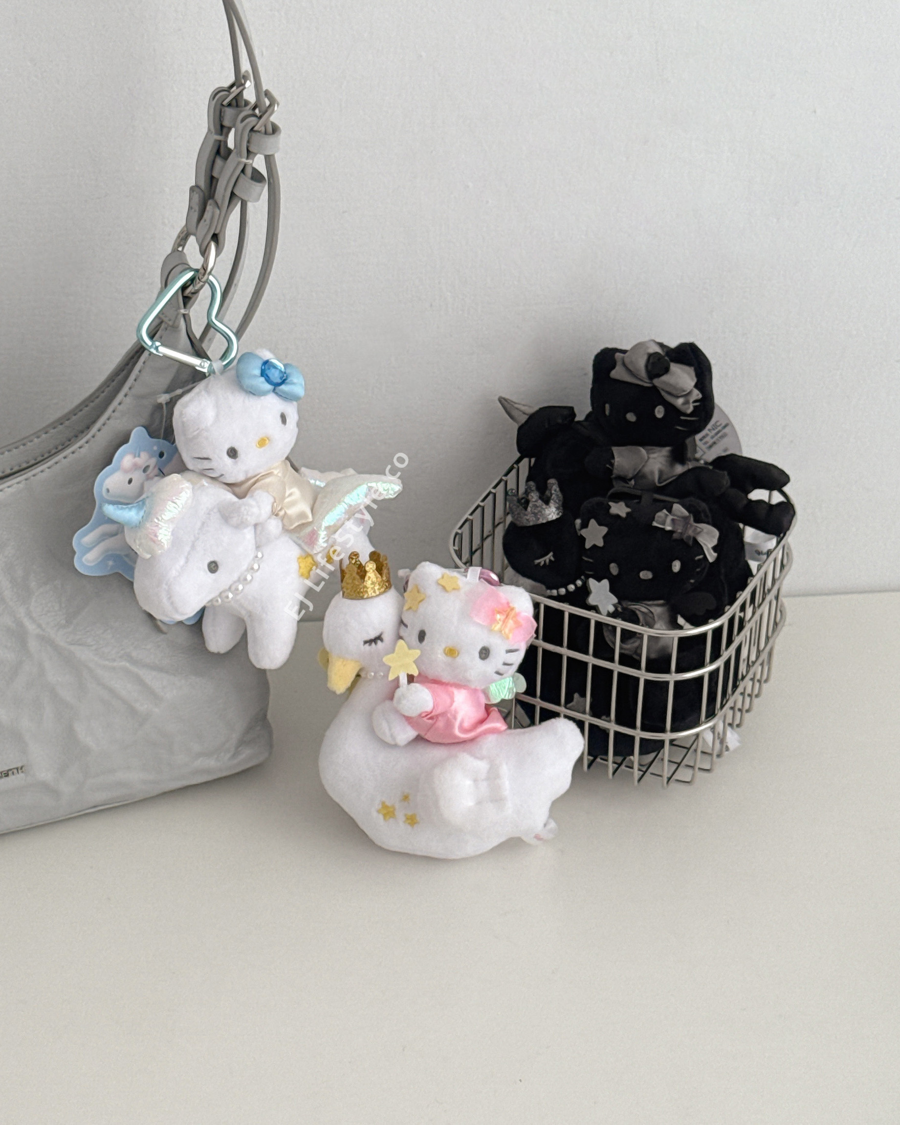 🇯🇵 SANRIO 三麗鷗家族 HELLO KITTY 凱蒂貓 KITTY貓 馬年限定 天鵝 獨角獸 飛馬 吊飾 鑰匙圈 / 現貨