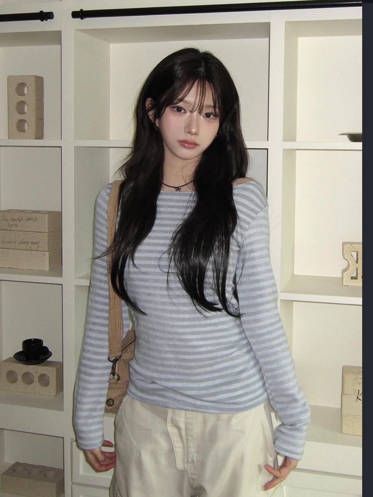 韓妹愛物🛒 /店主自留!!\ Baby blue🩵 3ways 大領口彈性上衣