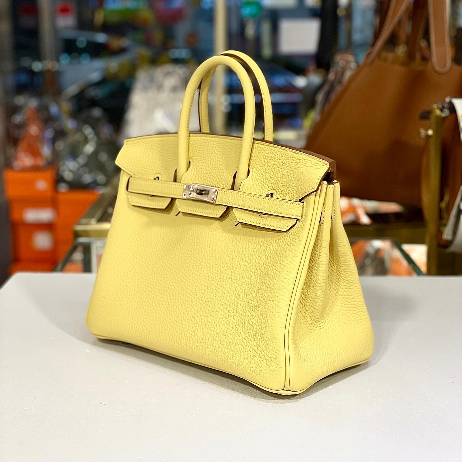 K刻!!! 新鮮單~全新BIRKIN 25, 小雞黃Togo皮,銀扣 1Z/JAUNE POUSSIN H041344CK1Z #B25, 柏金包, #BRAND NEW #香榭站正品